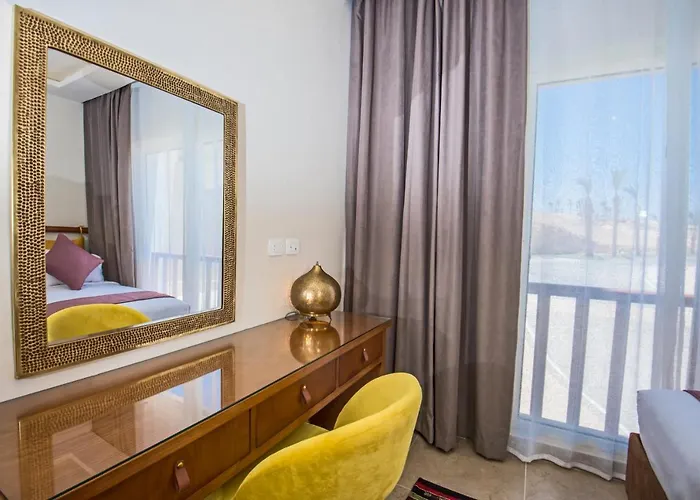 Oskena Azzurra Sahl Hasheesh *