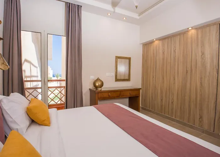 Oskena Azzurra Sahl Hasheesh * Gurdaka