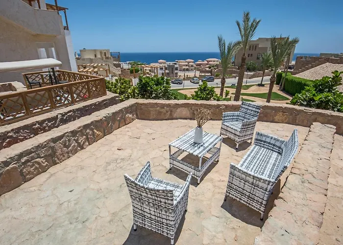 Oskena Azzurra Sahl Hasheesh *
